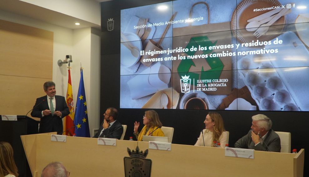 La Sección de Medio Ambiente y Clima del ICAM analiza los retos del nuevo Reglamento Europeo de envases y residuos de envases
