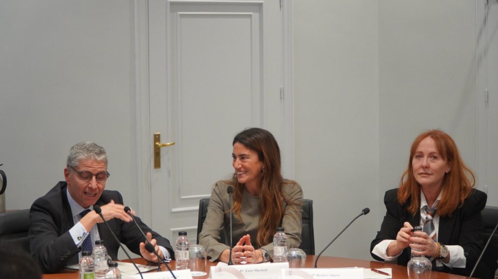 La Diputada Ester Mocholí inaugura la sesión de la Sección de Compliance poniendo en valor el acuerdo firmado con el Instituto de Oficiales de Cumplimiento (IOC)