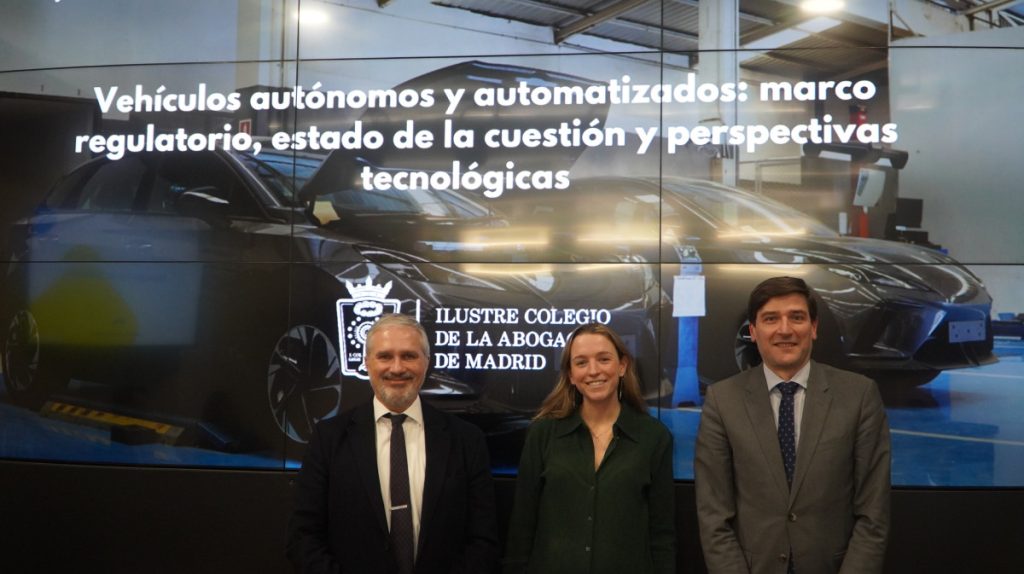 La Sección de Robótica, IA y Realidad Virtual analiza el marco regulatorio y tecnológico de los vehículos autónomos