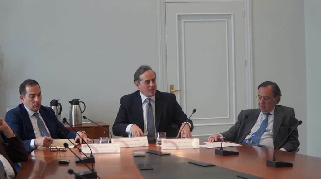 La Sección de Arbitraje del ICAM analiza los límites entre potestad soberana y control jurídico en el arbitraje de inversión