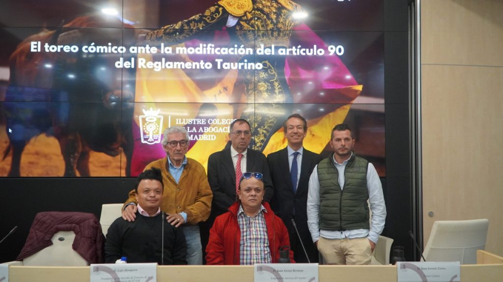 La Sección de Derecho de la Tauromaquia aborda los retos jurídicos del toreo cómico tras la reforma normativa